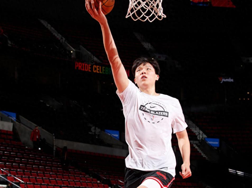 Revealing Yang Hanson's assignments and recalls: Two arenas only 10 minutes apart, with a daily meal allowance of $150