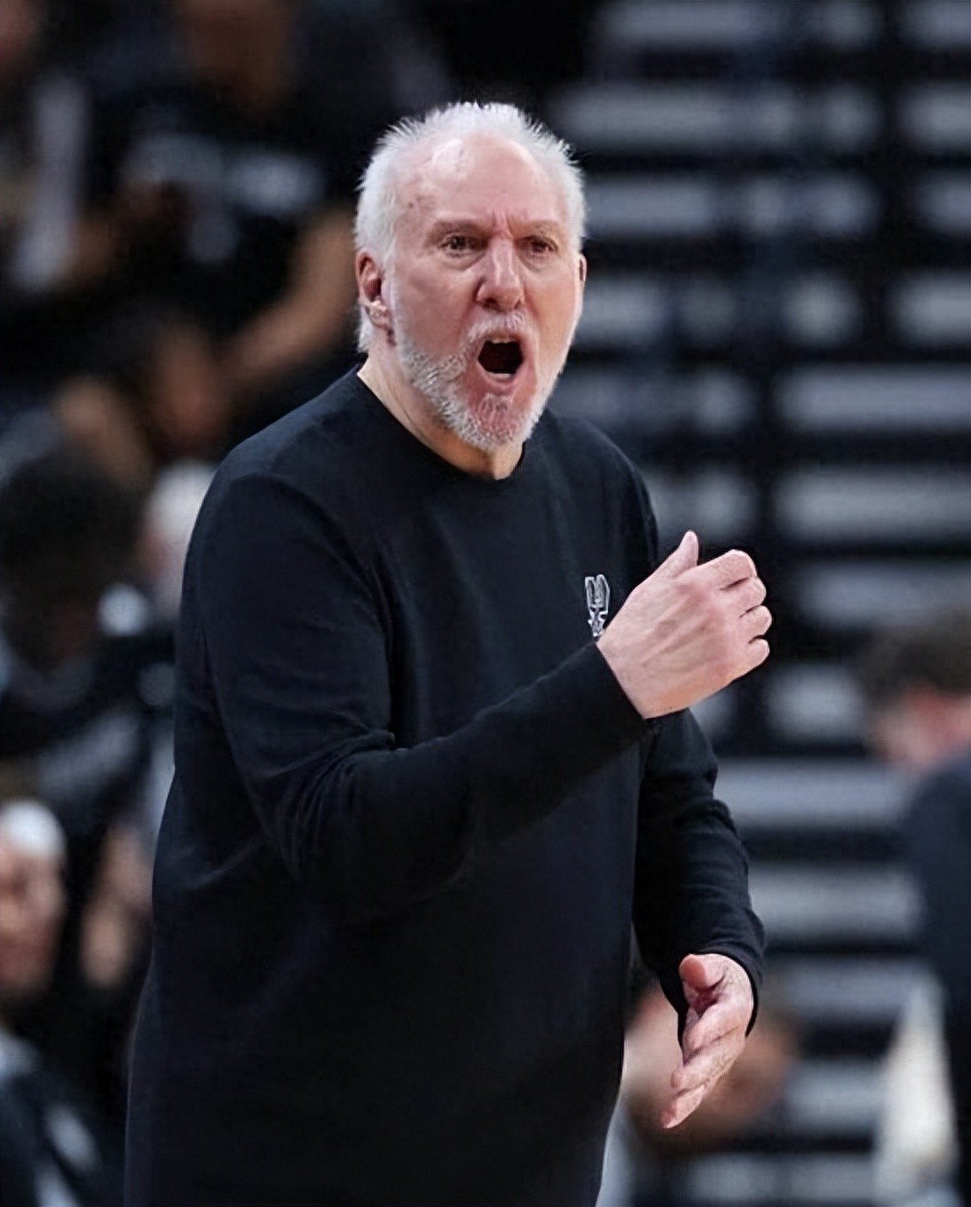 Revealing the Spurs' Game 3 Comeback: 77-Year-Old Popovich Gave a 10-Minute Speech on the Plane and Spoke Individually with Every Player
