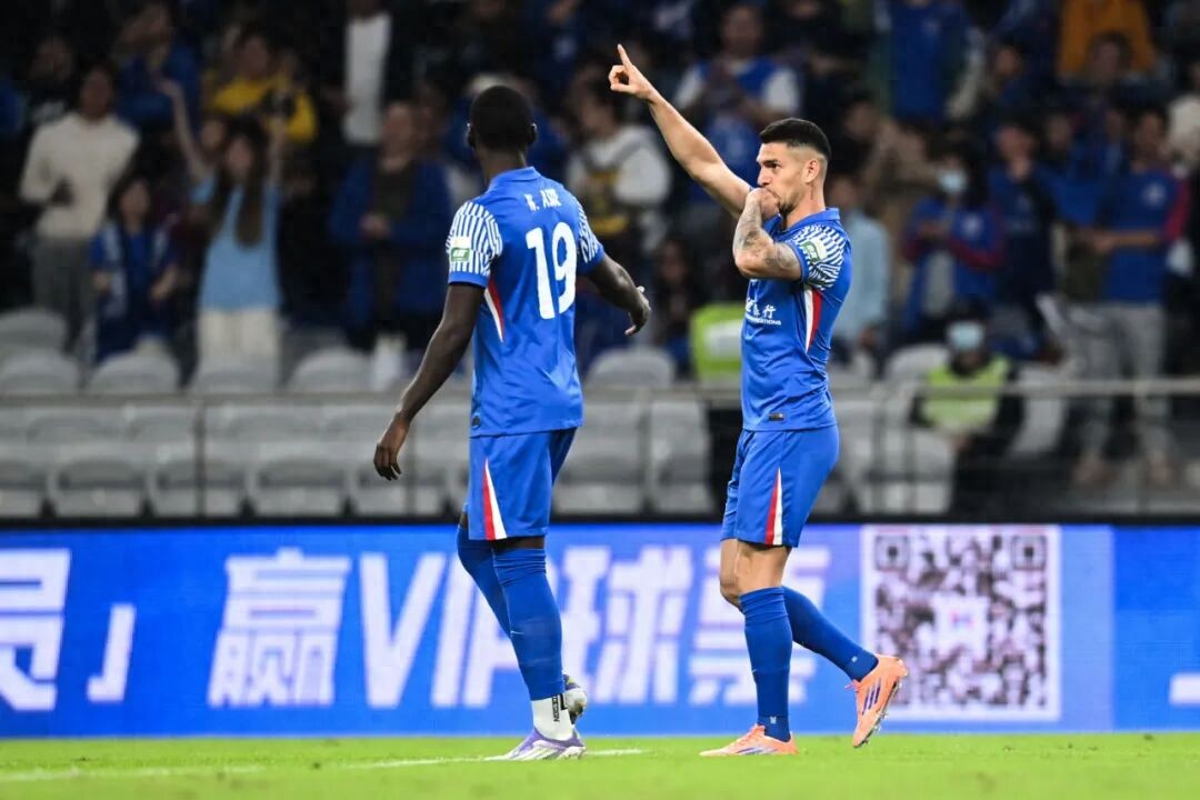 Overcoming their &#34;nemesis,&#34; Shenhua keeps a slim chance for the championship alive until the end