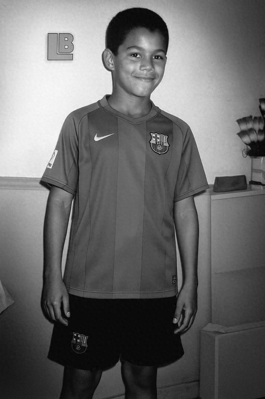 Rashford's childhood photos of wearing a Barcelona shirt exposed? Hug Yamal's thigh and succeed, or take a salary cut to Barcelona