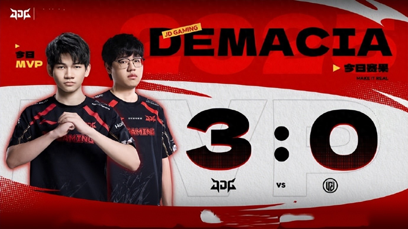 The most extraordinary coach in LPL history emerges! Suddenly joining voice chat during a team fight, a 5v4 nearly turned into a team wipe by the opponent.