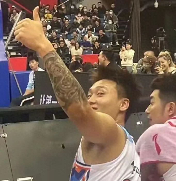 Zhao Rui teams up with Zhou Qi! Cui Yongxi transfers to Guangdong, Chen Guohao returns home! The CBA is buzzing with excitement!
