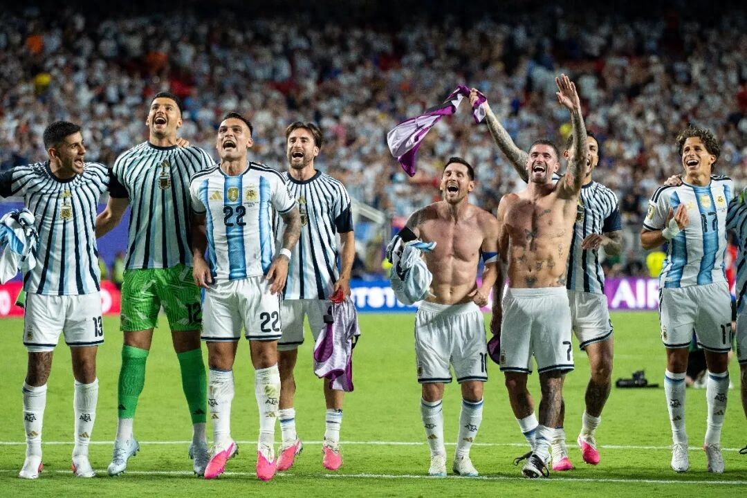 Argentina breaks through Switzerland's "iron wall," just two matches away from defending their title!