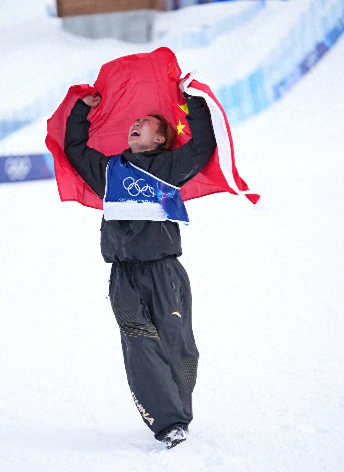Su Yiming clinches the first gold! Reliving Zheng Qinwen’s gold-winning moment in Paris 2024