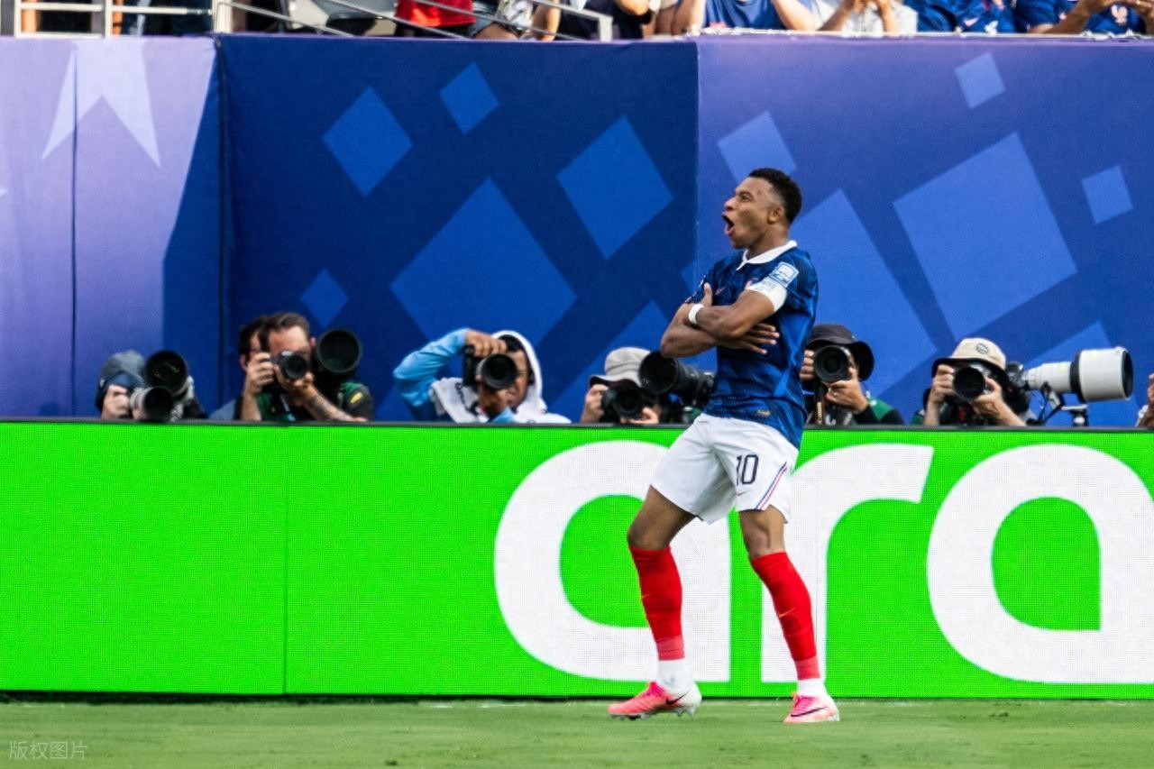 18 goals! Mbappe scores twice to chase Messi, Olise provides two assists; France beats Sweden 3-0 to reach the Round of 16