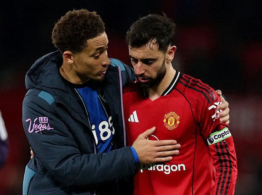 曼聯4-4無緣前五!阿莫林改打四後衛卻頻頻丟球,卡塞米羅染黃將停賽