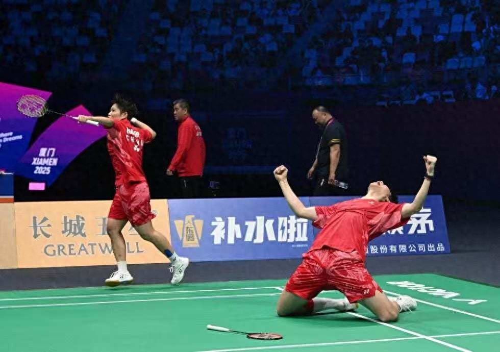 The celebration after the semi-finals of the 2025 Suzhou Cup by the "Phoenix Combination" has a deep meaning, which is to return a tooth for a tooth