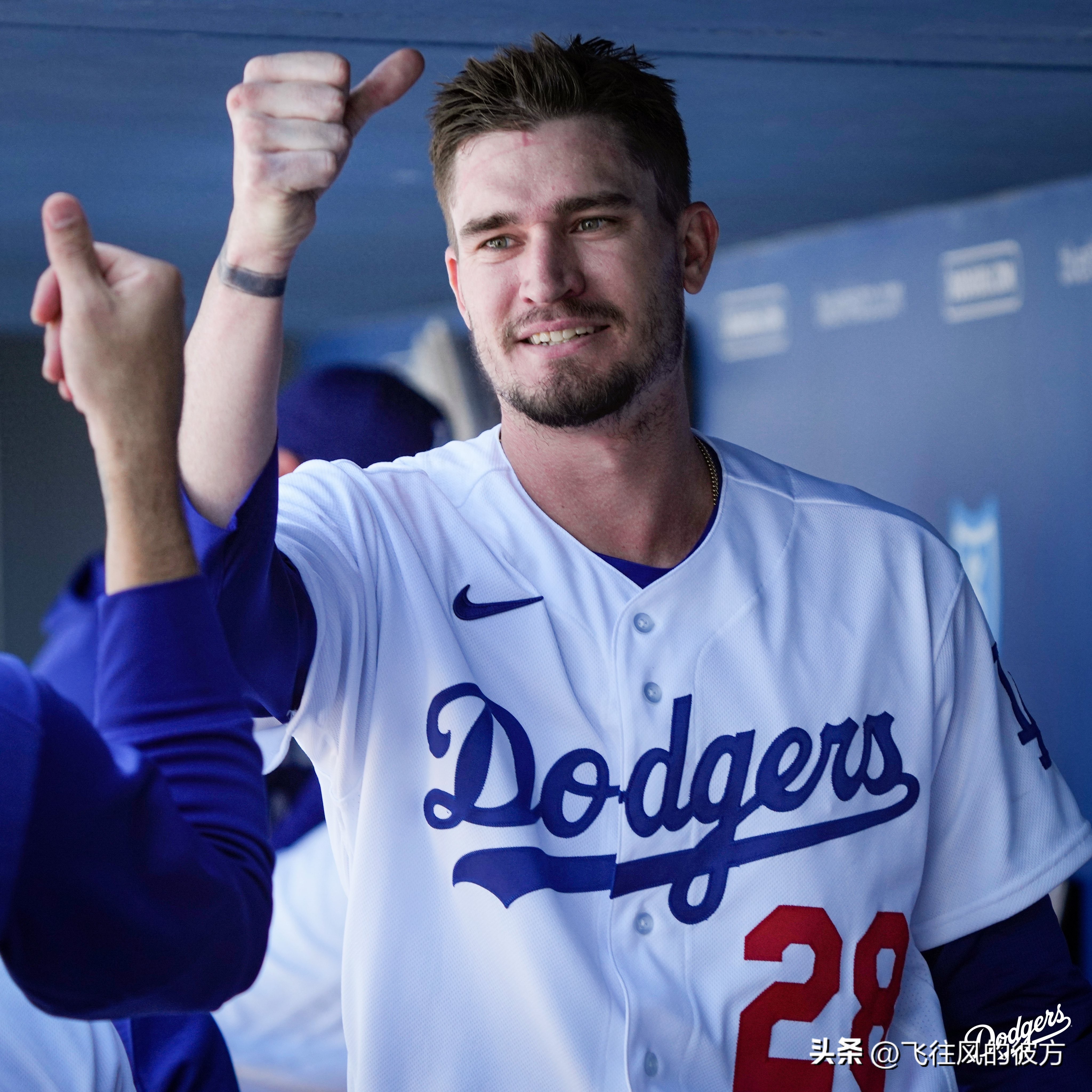 Heaney returns to the Dodgers with postseason eligibility; team activates Kim Ha-seong and Kopech.