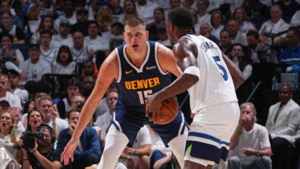Official website predicts Nuggets will eliminate Timberwolves 4-2! Will Jokic continue to dominate Gobert? Injuries become the X-factor.