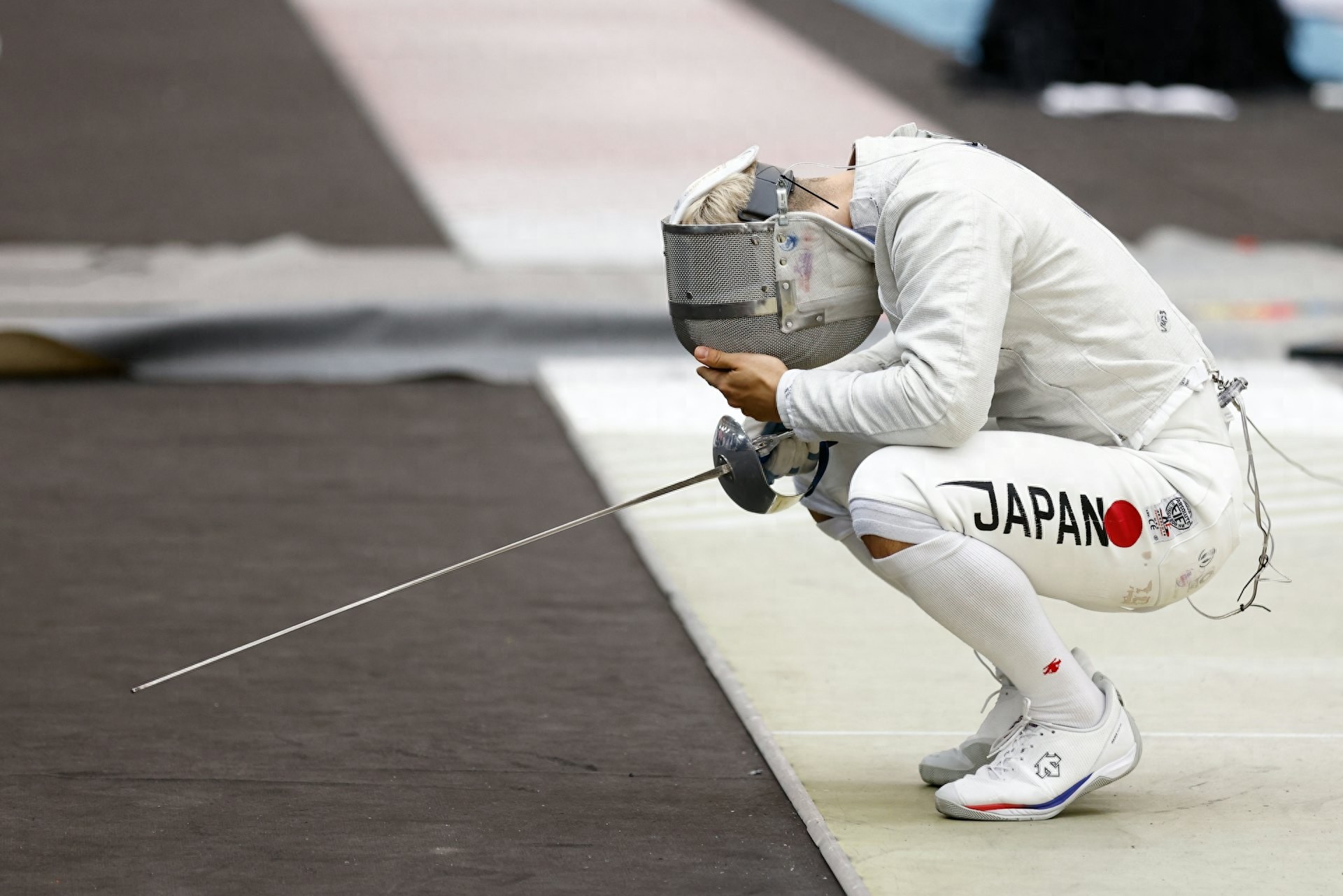 The "tacit sword" incident broke out in the all-Japan college fencing competition, and the coaches of other participating schools complained afterwards