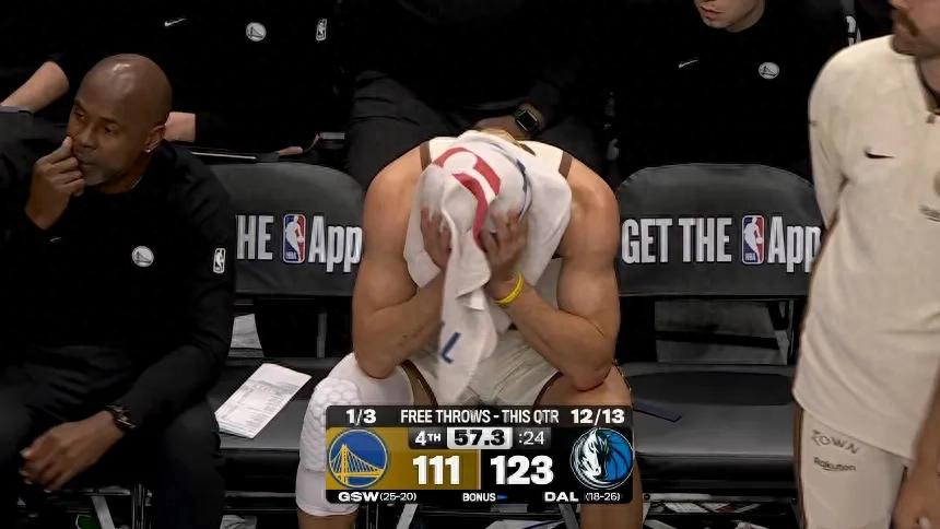 Curry scored 38 points, yet his plus-minus was -24! Why is he being criticized again? Face the reality and abandon illusions.