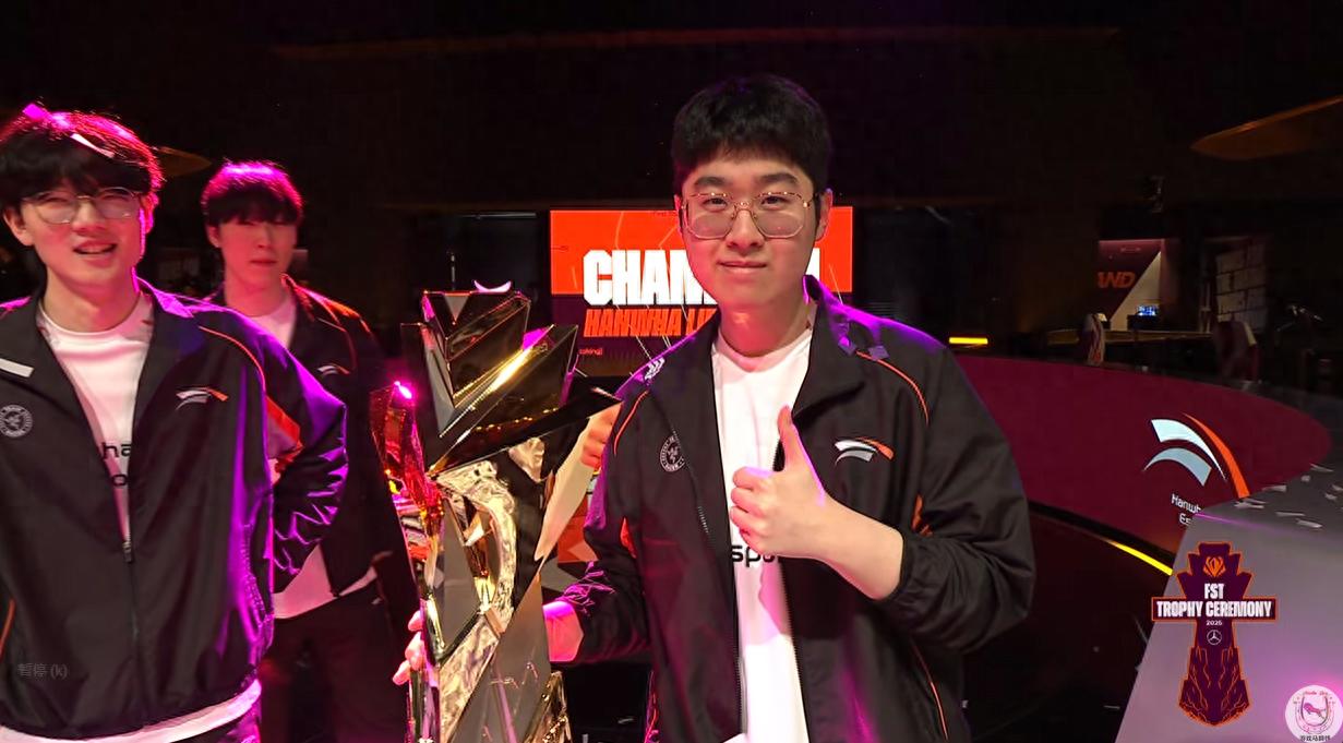 Violent abuse of vegetables TES has made BLG the hope of LPL again!