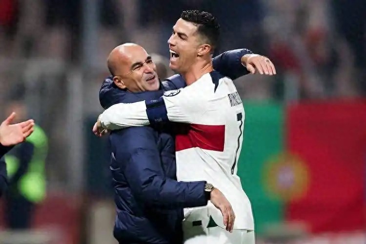 Dutch FA's contact with Martinez sparks debate: Is Oranje also trying to build a "Golden Generation"?