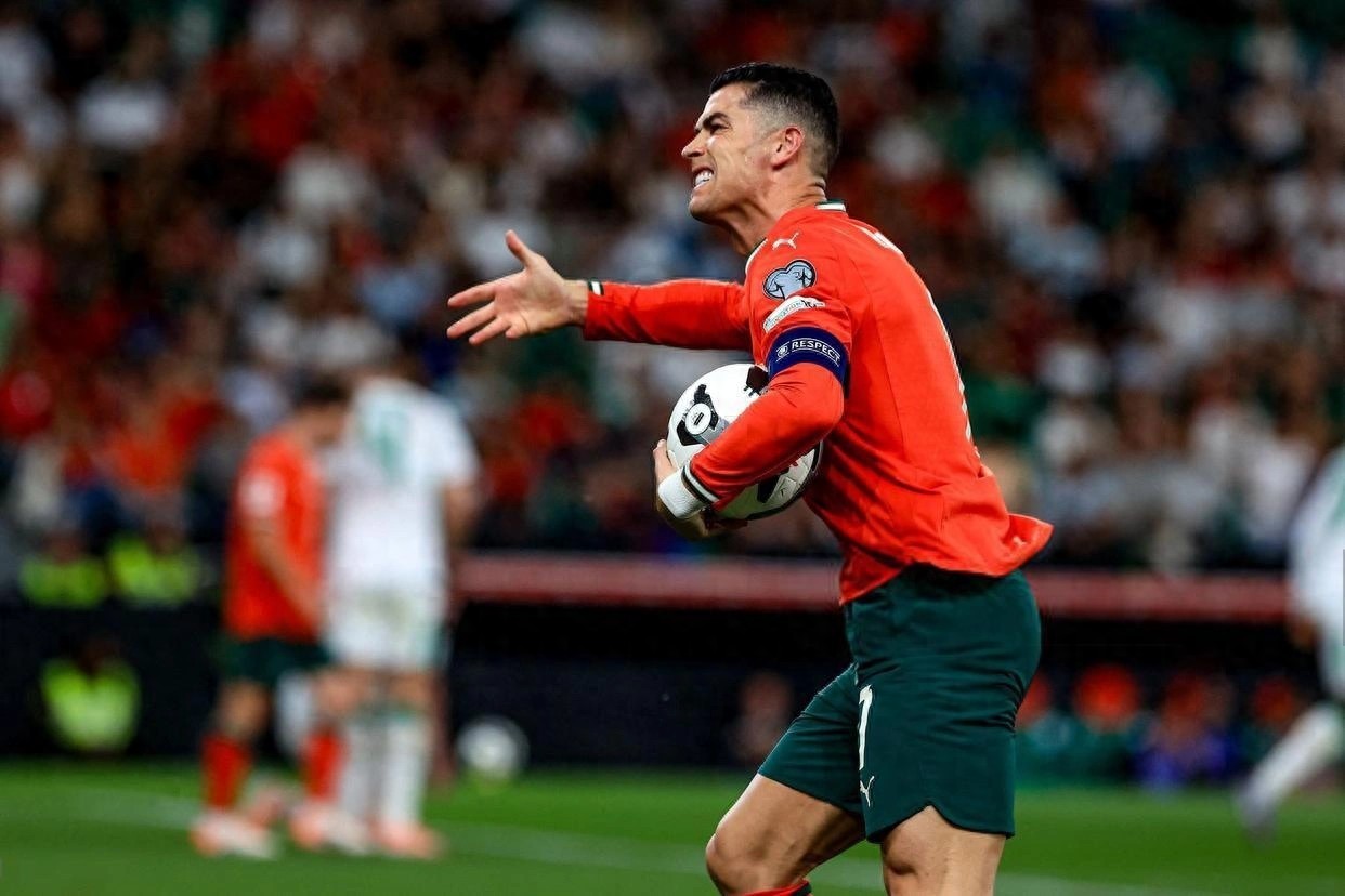 Ronaldo missed a penalty and was silent + lowest rating among starters; Neves scored a stoppage-time winner as Portugal beat Ireland 1-0 to top the group with 5 points.