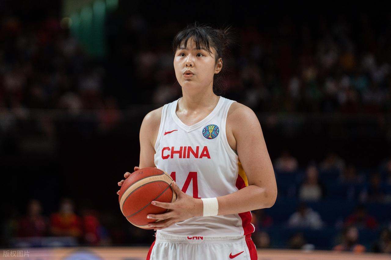 World Cup Qualifiers - After 586 Days! Li Yueru Returns, Interior Trio Scores 47 Points, Chinese Women's Basketball Team Defeats Mali