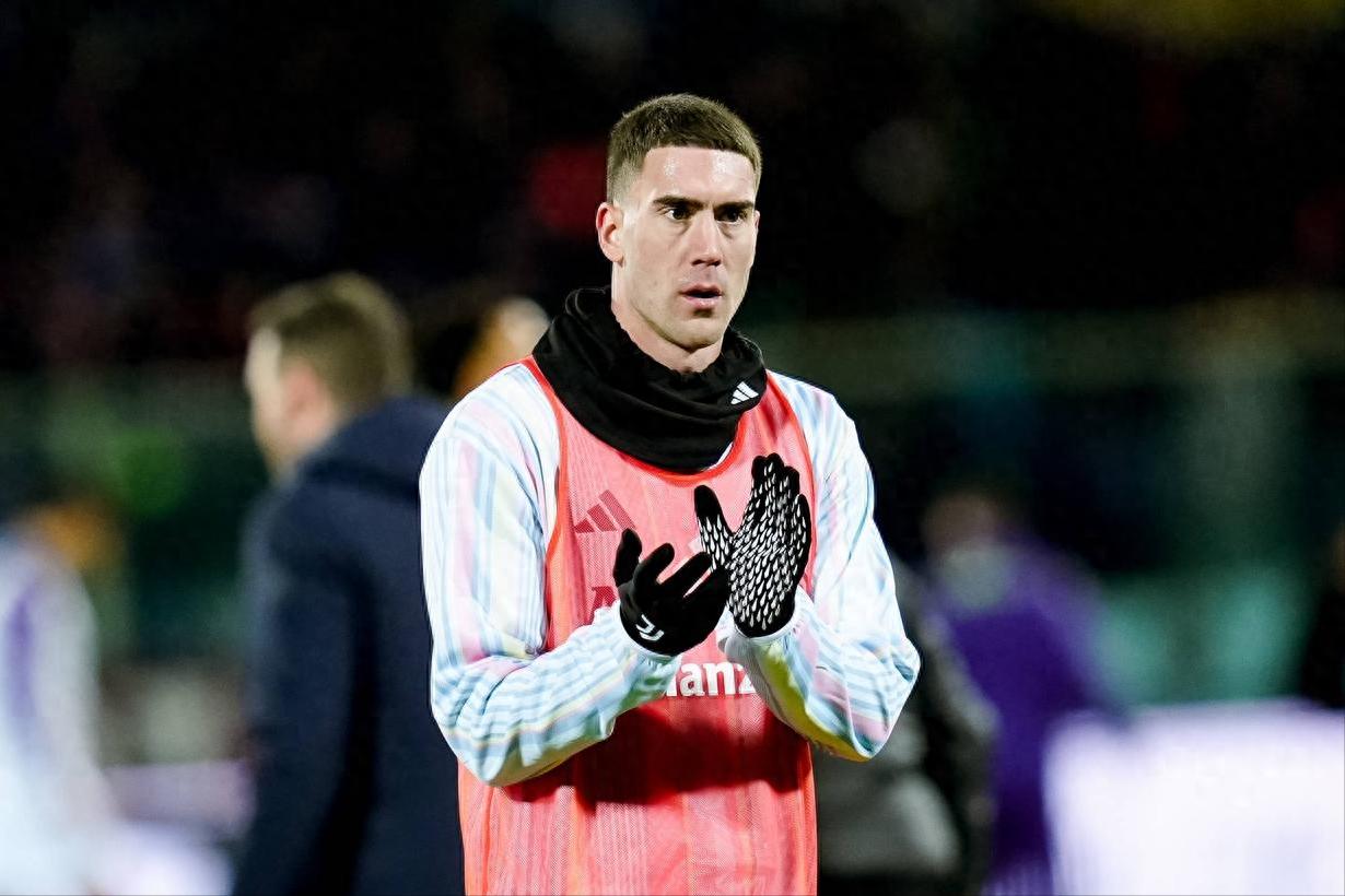 Juventus's biggest burden: Vlahović earns a net annual salary of €12 million, severely injured, contract expires next summer.