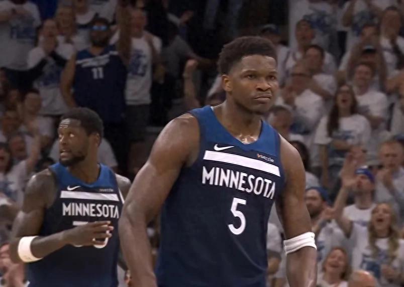 In a game without free throws, Alexander lost by 42 points