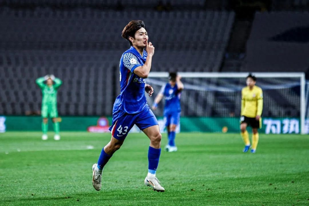 Interview with teenager Yang Haoyu: Fearless of competition within the team &amp; Wu Xi often guides me, reading books and relaxing before the debut