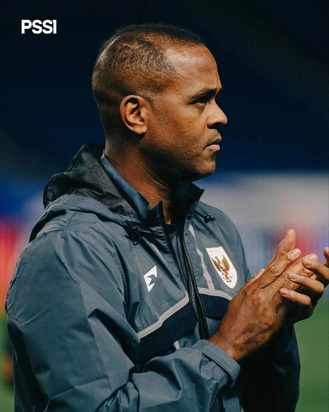 Indonesia officially announces the dismissal of head coach Cruyff! Missing out on the World Cup, last-minute tactical changes heavily criticized