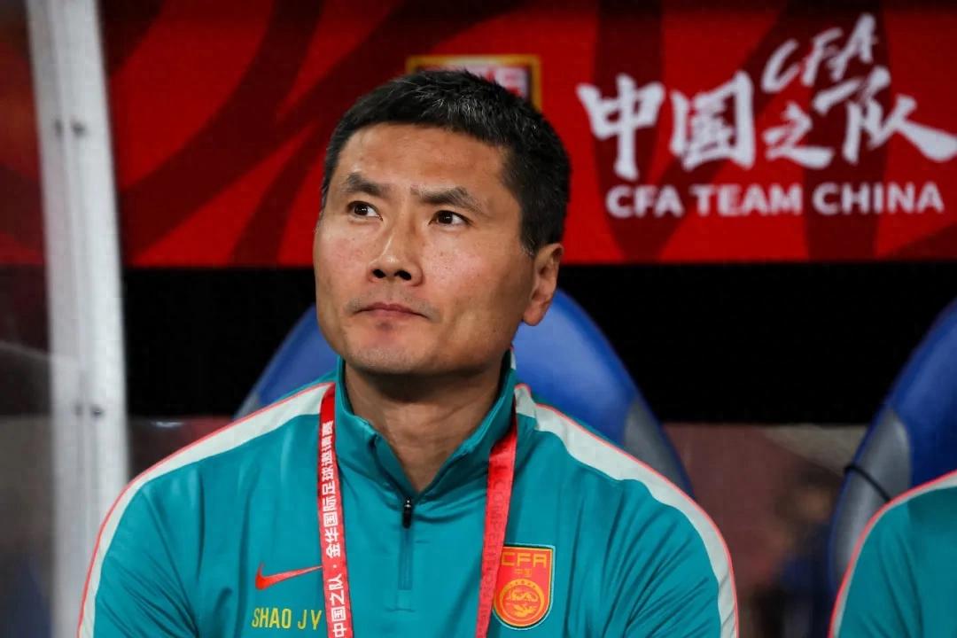 The national football team has decided to skip the ASEAN Cup and will instead invite four teams for domestic training sessions.