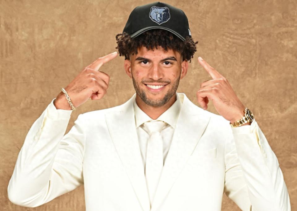 Rookie of the Year odds released! Third pick Boozer leads, Dybansa second, Petersen third.