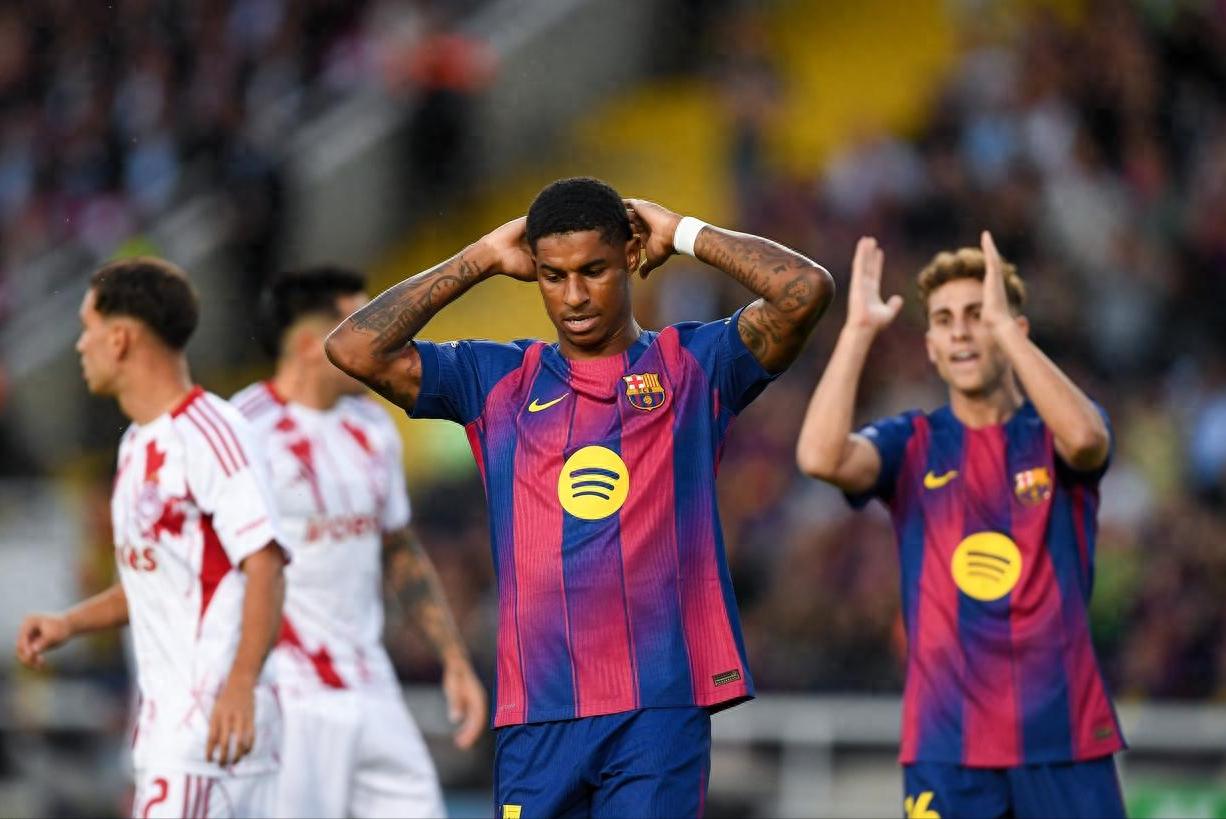 Barcelona's future key player is confirmed as Manchester United's heir, Rashford, who has played all 12 matches and contributed to 11 goals, with a buyout clause of only 30 million euros.