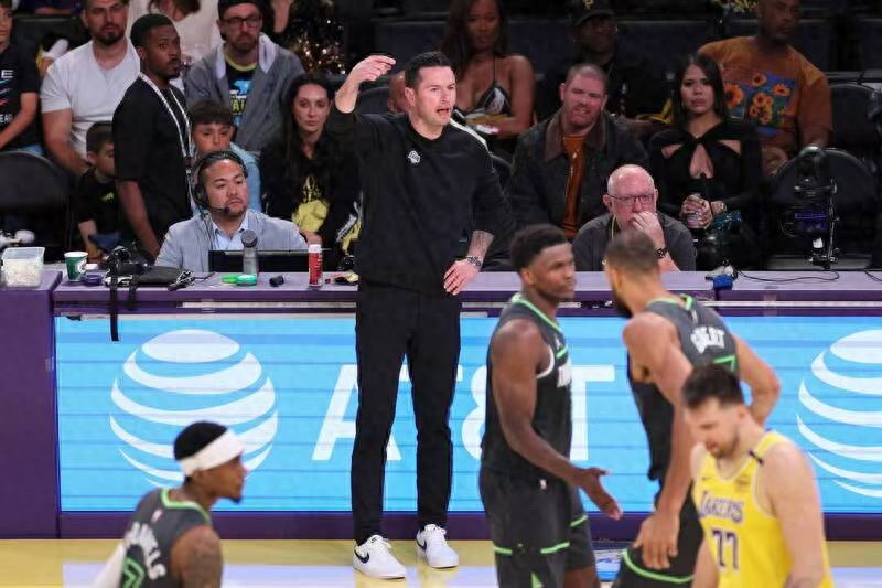 The NBA Lakers season came to an end, and coach Redick revealed the reason for dropping the center after the game