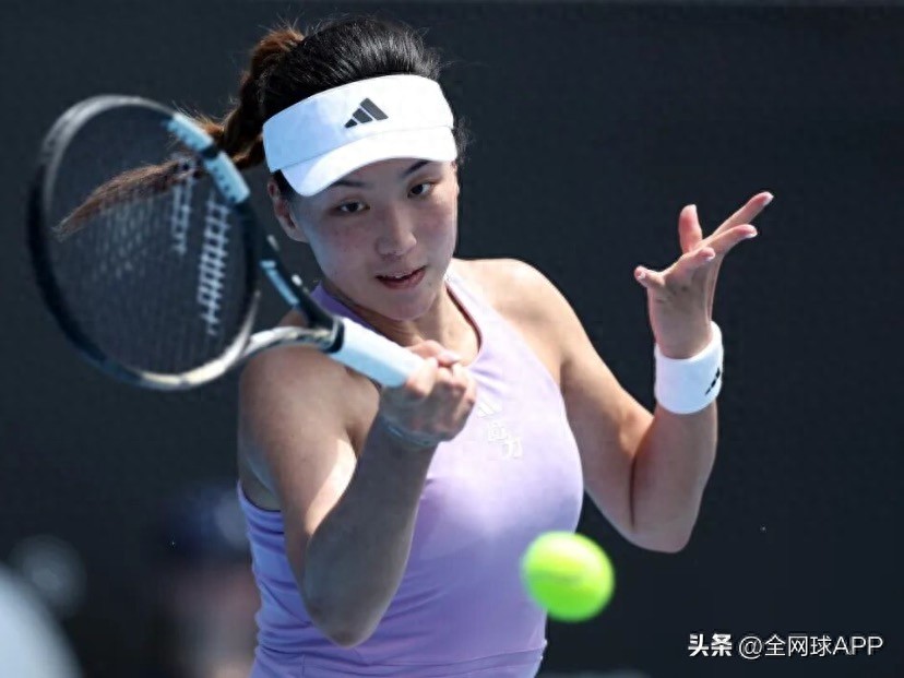 A rollercoaster ride! Wang Xinyu reaches her first hard-court final, with a Chinese night set for the WTA Auckland tournament.