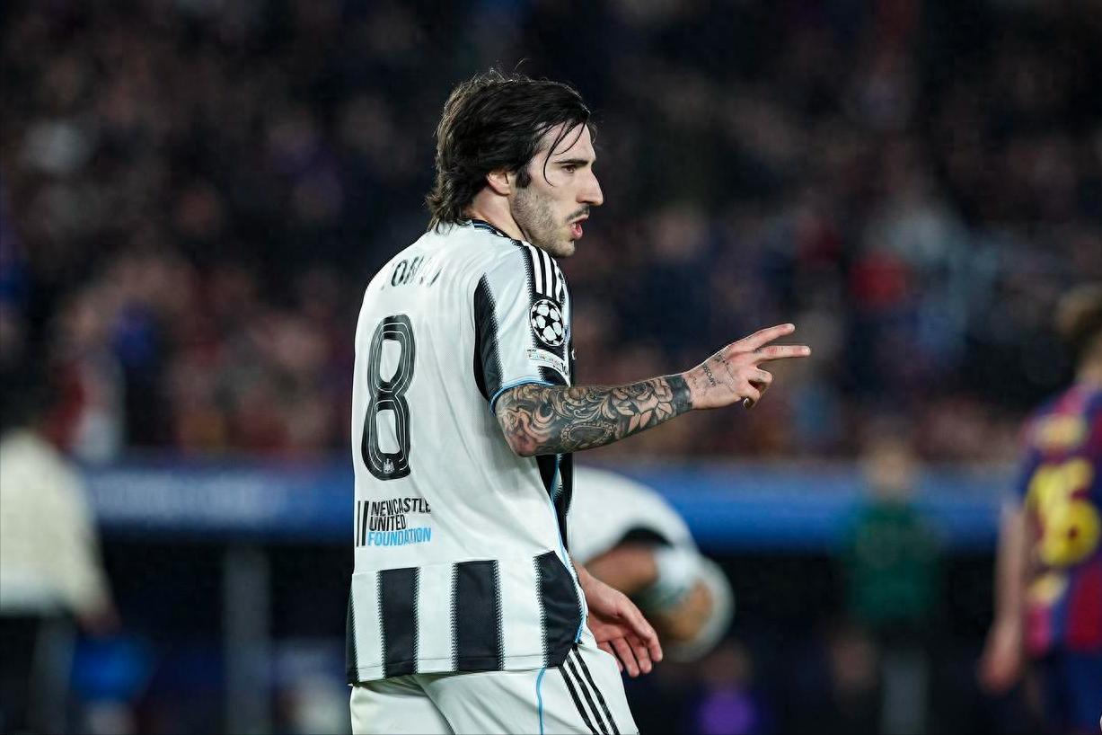 English Media: Manchester United Aiming to Strengthen Midfield with Signing of Tonali This Summer, Newcastle Sets Price Over £100 Million