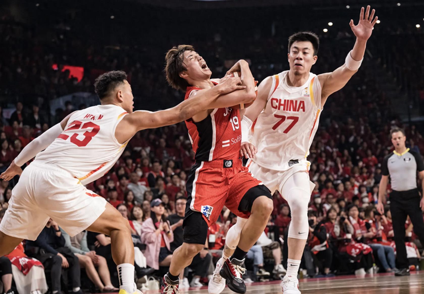 Half despair, half carnival! The sober reality behind the Chinese men's basketball team's comeback victory over Japan