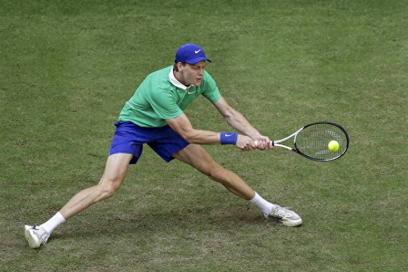 Bidding farewell to the haze of defeat in the 2025 French Open final, world No. 1 Sinner regained his strength at the Halle Men's Open