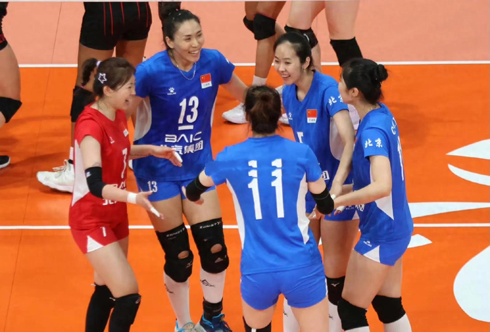 Beijing women's volleyball team rushes to the AFC Champions League final! In the first game, they lost 15-25 to the Vietnamese team and reversed to seal the qualification for the Asian Club Cup