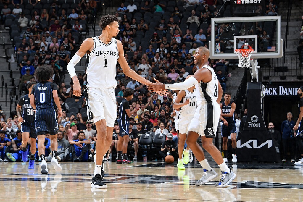 A 27-point comeback! Spurs avoid consecutive losses, Wembanyama scores 11+9+4+3 blocks, Paul debuts with 5+2+3.