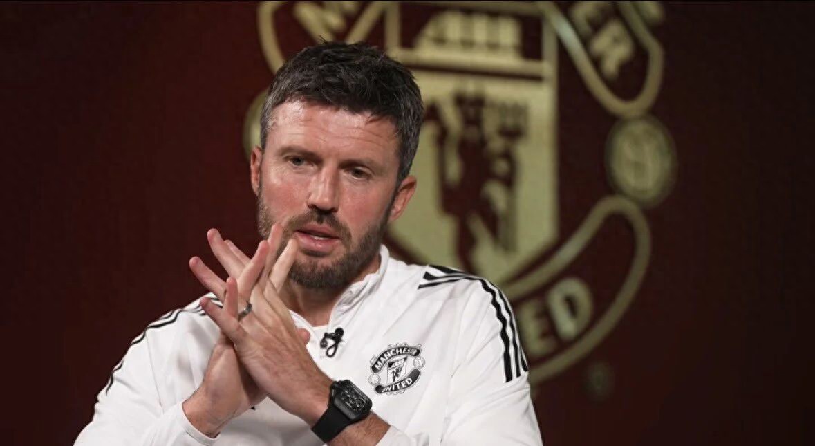 Manchester United has informed Carrick about the new head coach selection plan! His success is not solely due to his own efforts.