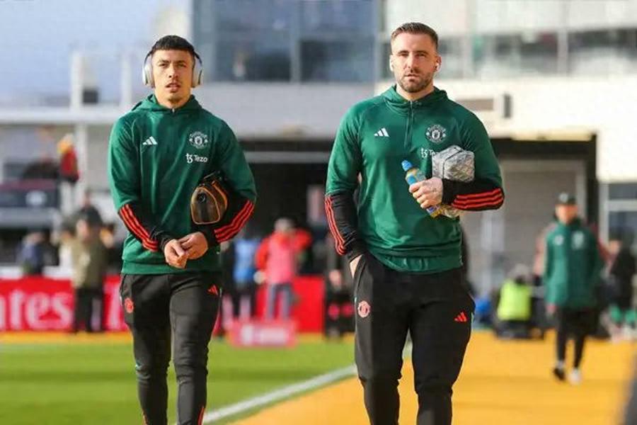 Is it confirmed that Manchester United's departing medical staff were veterinarians? Currently, Amorin’s squad has zero injuries, which is not solely due to fewer matches.