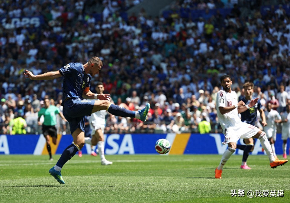 Bosnian legend throws water bottle after being substituted! 40-year-old hits post, making World Cup history; his final dance may be delayed.