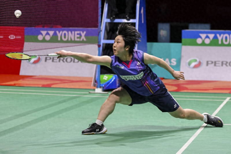 defeated Chinese Taipei's first sister Song Shuoyun, and Akane Yamaguchi reached the top 8 of the 2025 Indonesia Open Badminton Championships