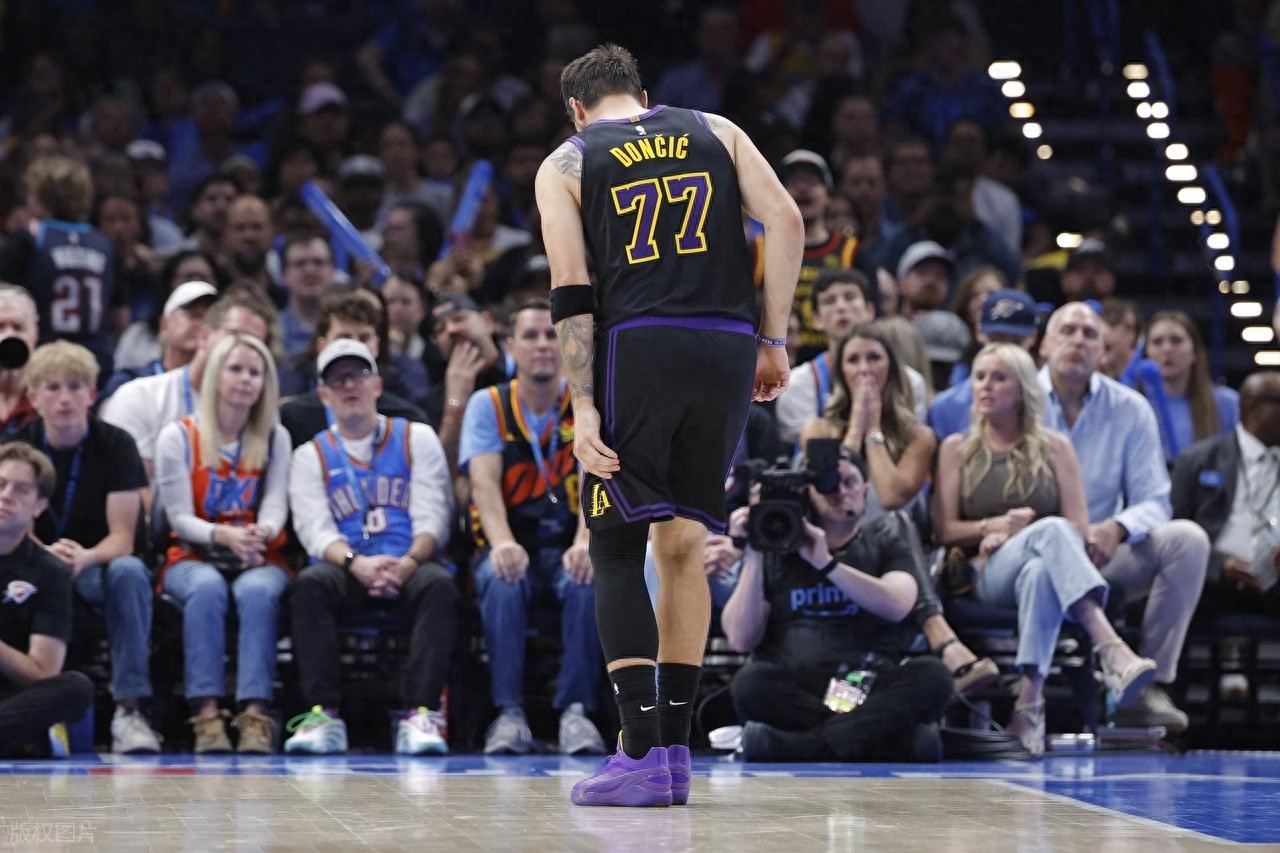 Luka Doncic scores 12 points and exits due to injury, LeBron James contributes 13+6, Shai Gilgeous-Alexander posts 28+7+7 as Thunder dominate Lakers