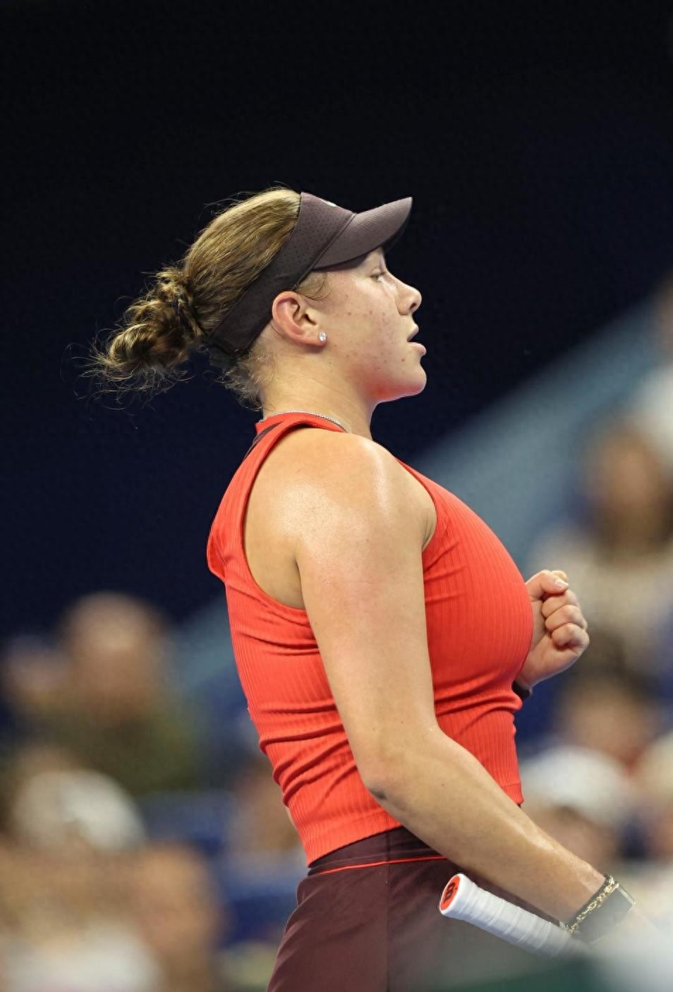 Anisimova delivered a bagel to Noskova to win the China Open, leaving netizens drenched in cold sweat.