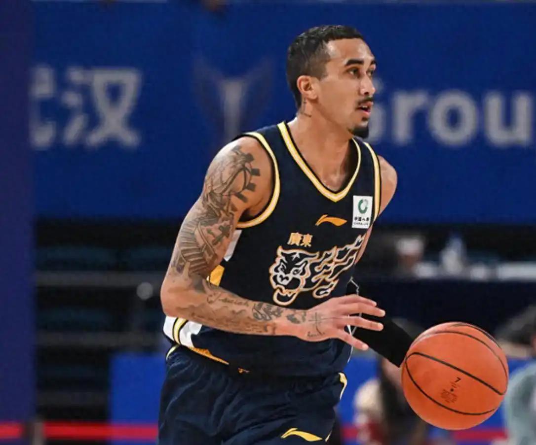 Complete domination! Quinn explodes for 42+7, Xu Jie scores 15 points and dishes 6 assists, Guangdong crushes Jilin by 21 points