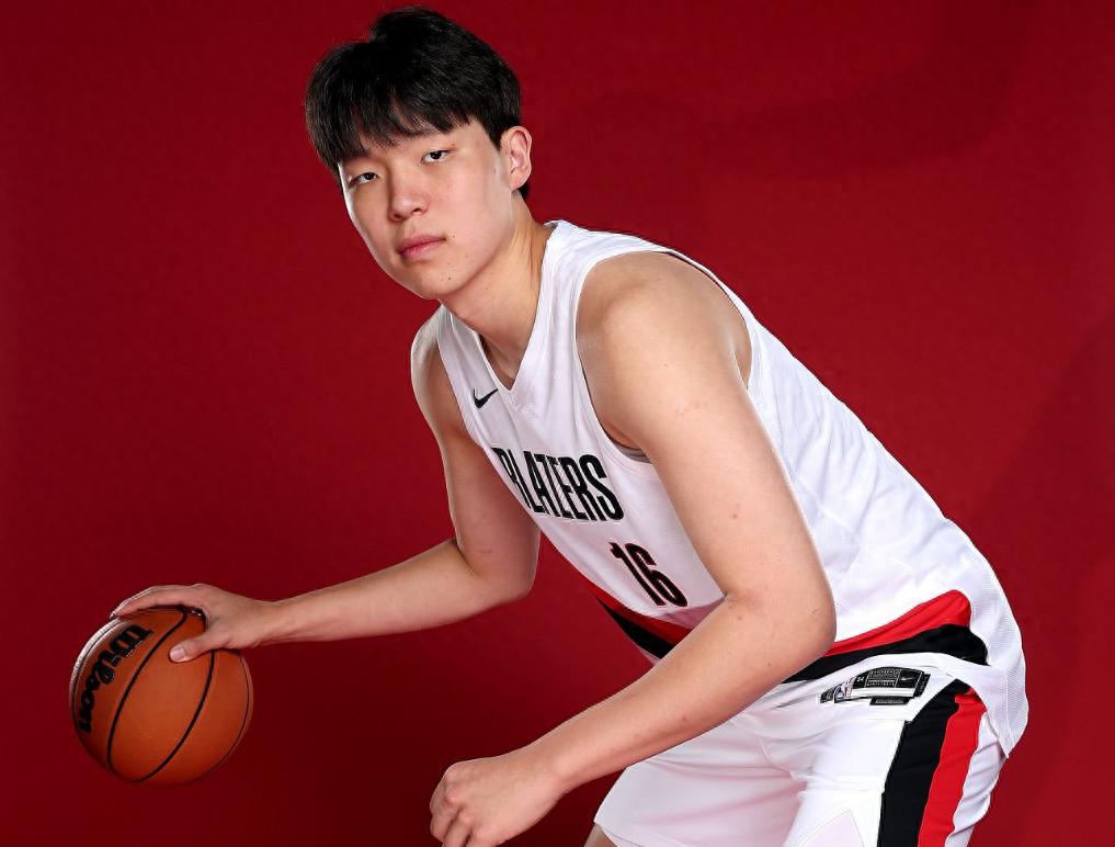 Yang Hansen's usage plan revealed! Playing time depends on two factors, possibly shuttling between the Trail Blazers and the G League