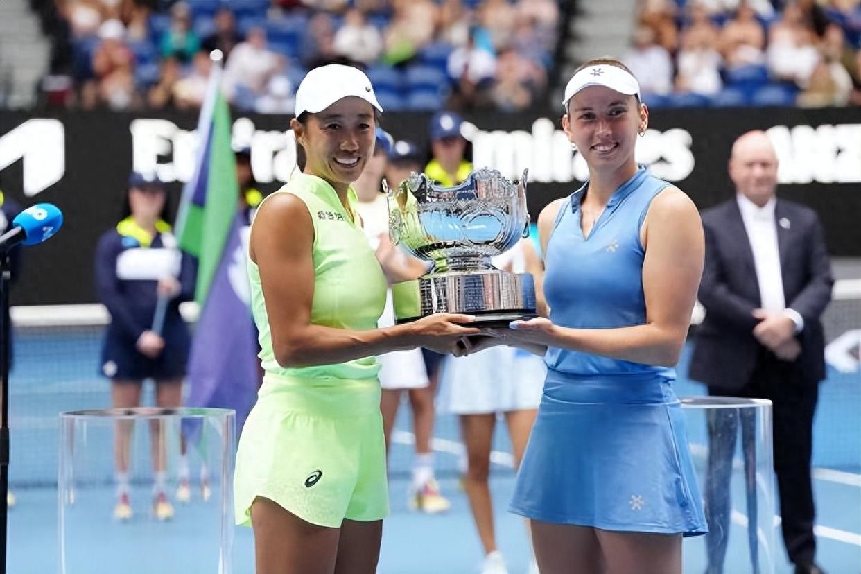 Zhang Shuai wins the title and is recognized by the WTA as a national pride; what happened to the 15-year-old Chinese girl aiming for the Australian Open championship?
