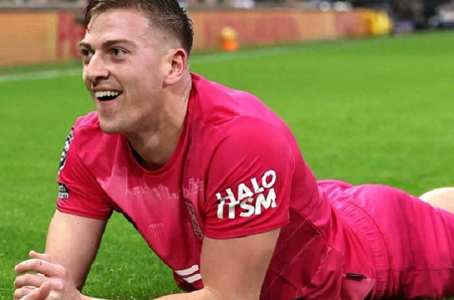 Manchester United's signing of the new Kane 30 million has been put in place, and the reason for the transfer stagnation has been exposed! There are no two big names in the shooter