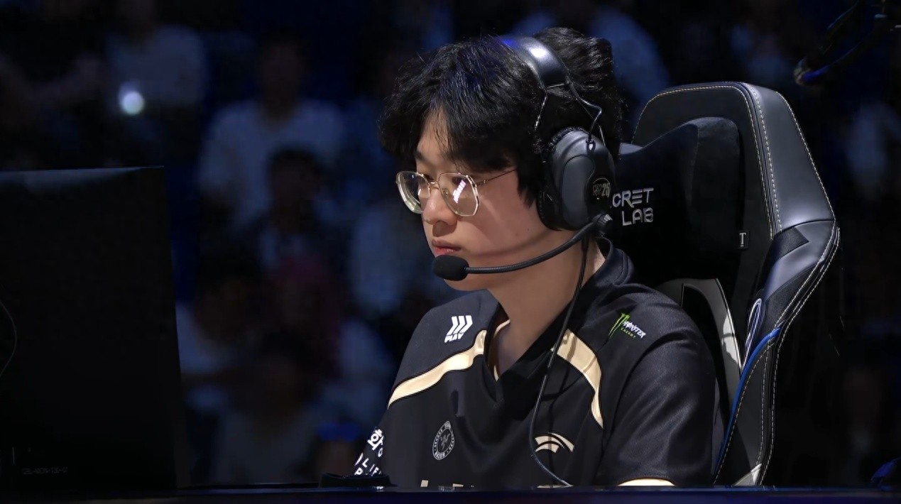 LPL has entered a recruitment frenzy; if Faker wins the championship, they will fully pursue Zeus to become the savior.