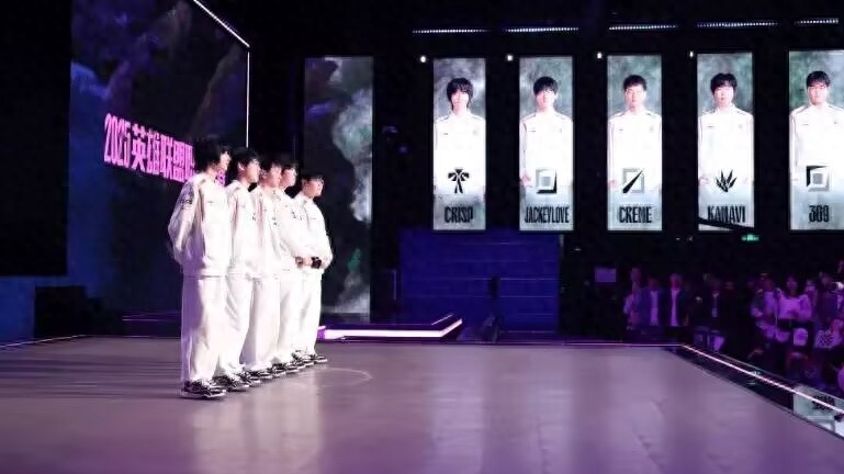 LPL Internet celebrity club has become unjust! Spent 30 million groups of all-Chinese classes, and 6 consecutive defeats ranked last in the summit group