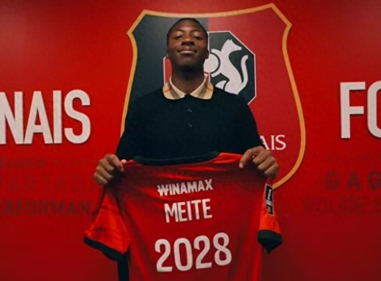 At 18, he gave up the top five European leagues to join Saudi Arabia's Al Hilal, who signed Rennes forward Met for 33 million euros.