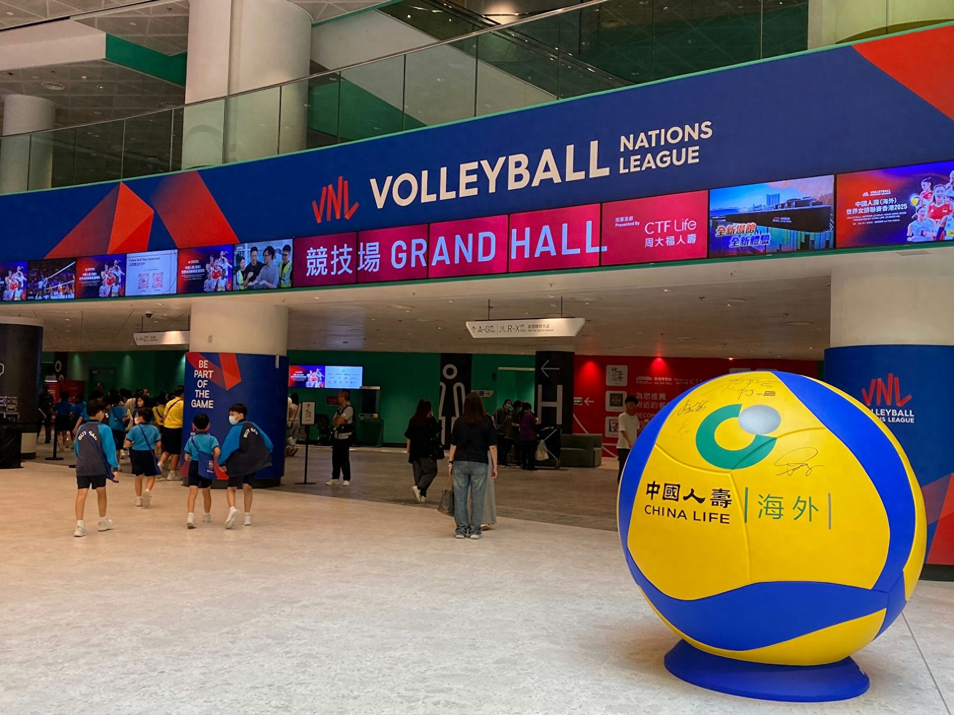 The 2025 World Women's Volleyball League Hong Kong kicked off, and the Italian captain thanked the fans for their enthusiasm after winning