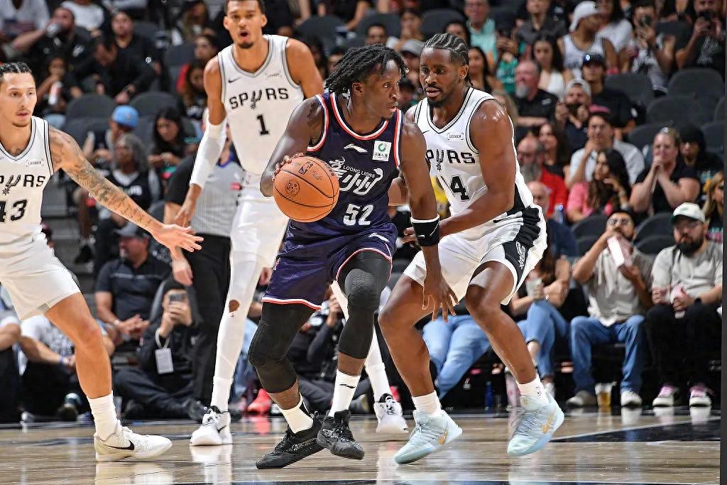 After being away from the court for two and a half years, he returned wearing a CBA jersey.