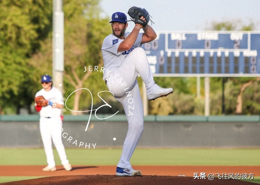 Kershaw had no hits in 6 innings and the Dodgers legend made a left-handed comeback