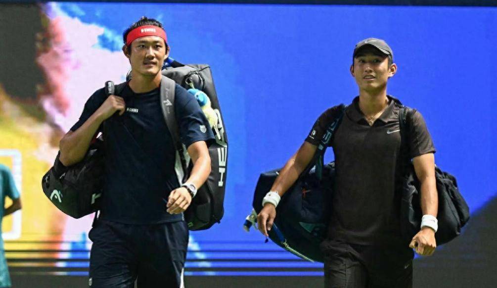 Why did Zhang Zhizhen and Shang Juncheng’s participation in next year’s Australian Open doubles suddenly trend on social media? The reasons behind it are somewhat bittersweet.